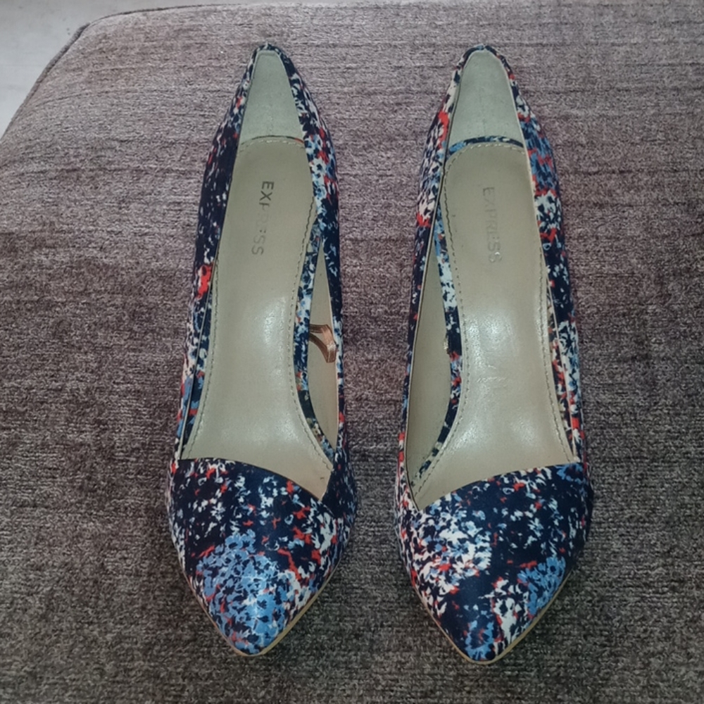 Express heels